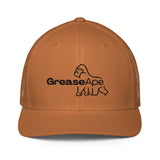 Closed-back trucker cap